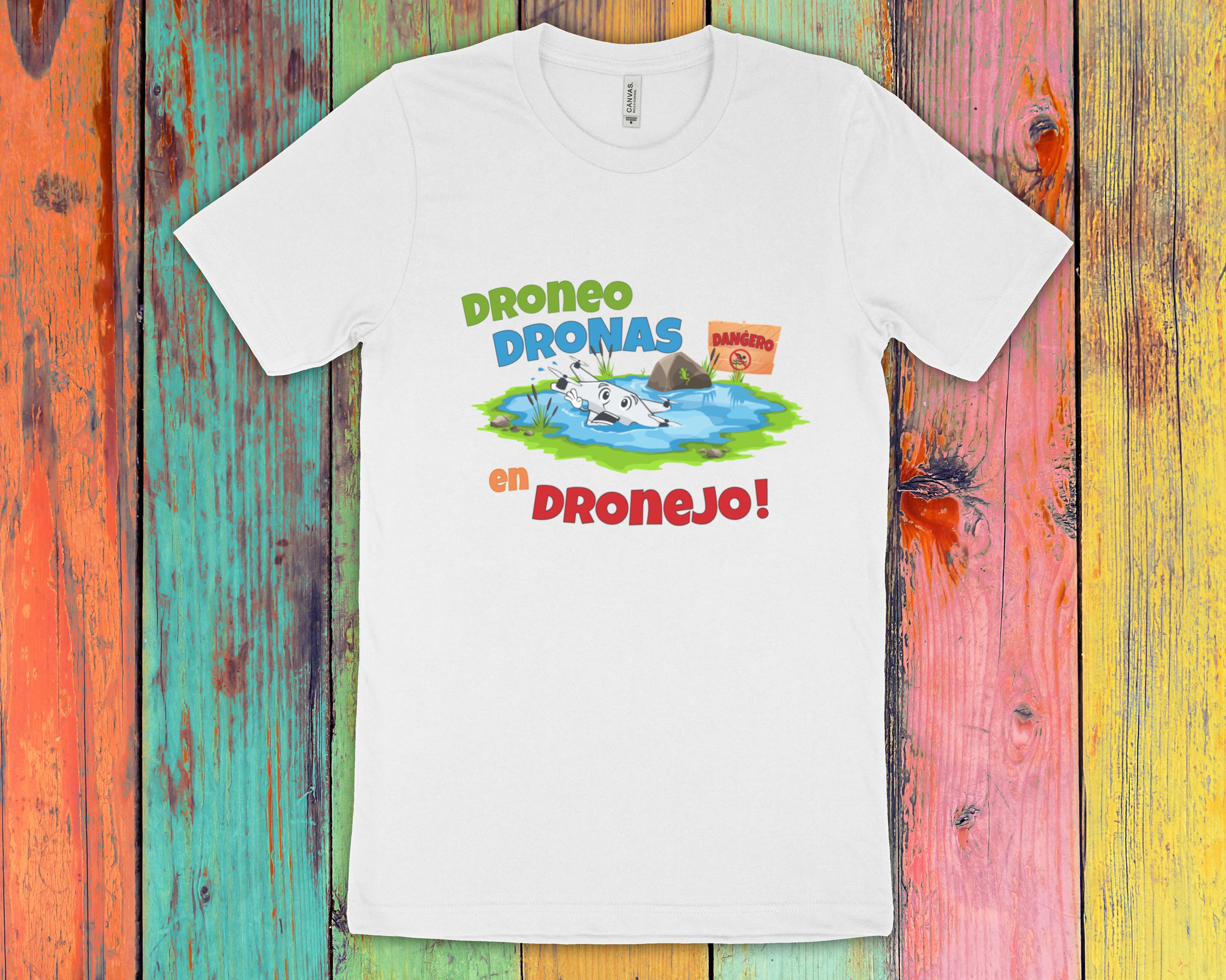 Droneo Dronas en Droneo Womens T-shirt