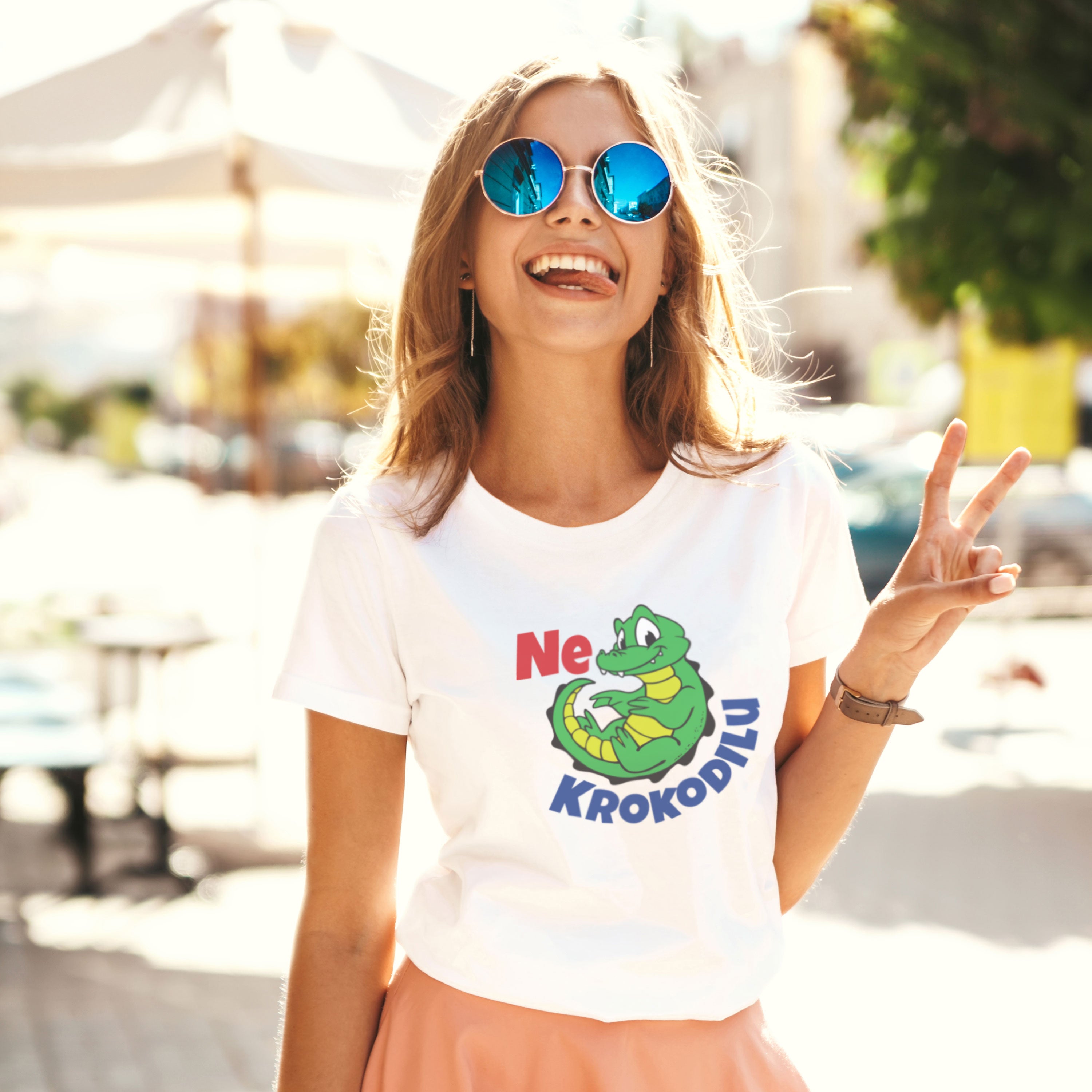 Ne Krokodilu Women's T-shirt
